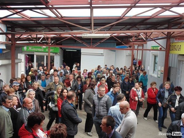 Підприємці «Варшавки» збираються пікетувати міськраду. ФОТО