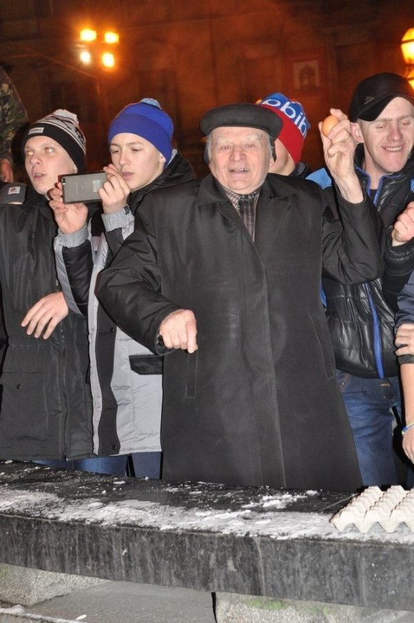 У Львові спалили «Симоненка». ФОТО. ВІДЕО