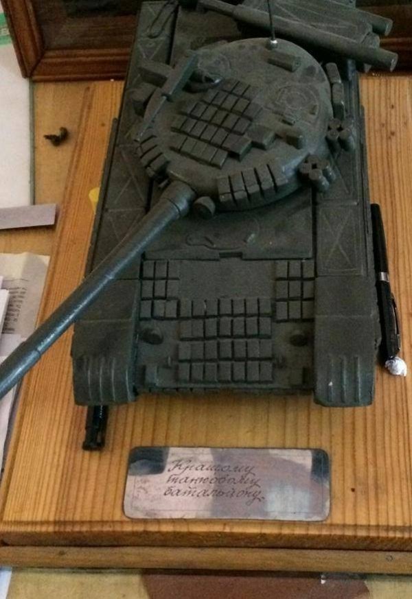 Замість танків – «ломаччя»: комбат 14 бригади не прийняв «президентську» техніку