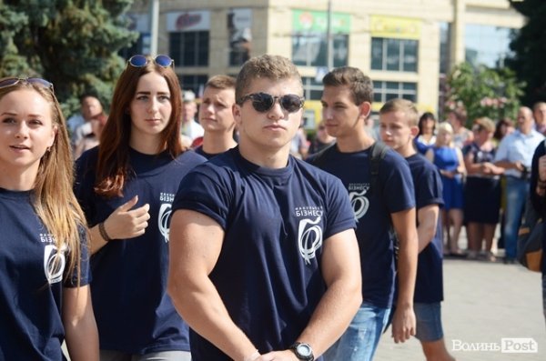 Нові студенти політеху пройшлися червоною доріжкою. ФОТОРЕПОРТАЖ