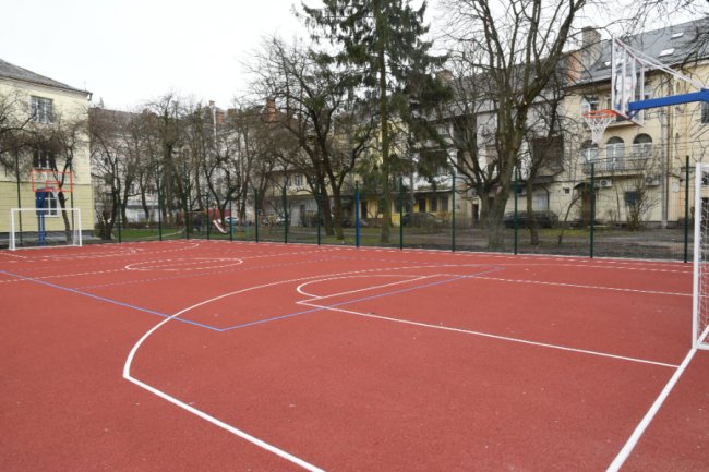 У Луцьку відкрили три мультифункціональні спортивні поля. ФОТО