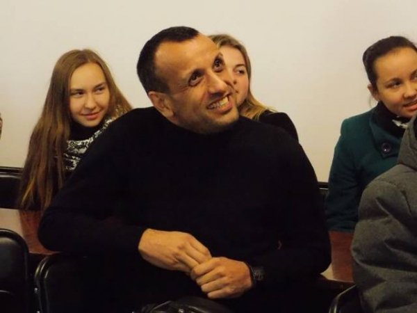 Кримські татари чаювали із студентами в Луцькій бібліотеці. ФОТО