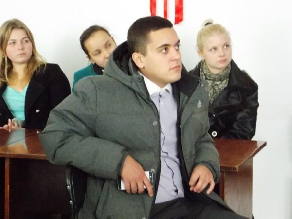 Кримські татари чаювали із студентами в Луцькій бібліотеці. ФОТО