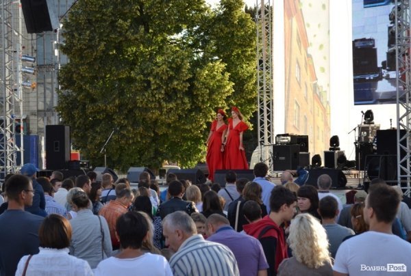 Лучан із Днем міста вітали ФлайzZzа, Мандри і Mad Heads