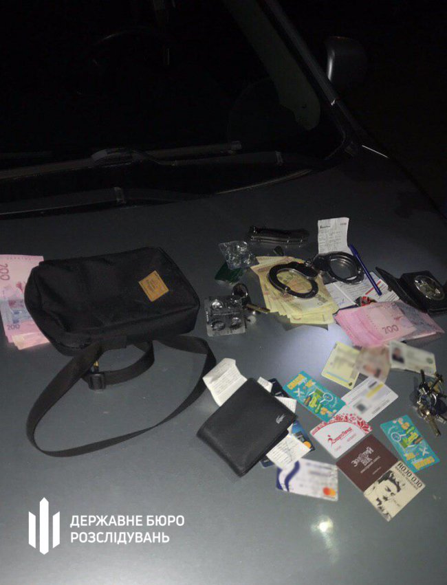 У Києві на хабарі затримали дільничних офіцерів. ФОТО