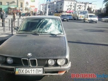 У Луцьку збили чоловіка на переході біля ЦУМа. ФОТО