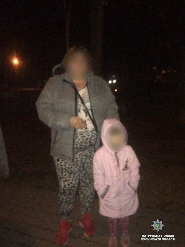 У Луцьку маленькі діти самі прийшли в кафе: поліція розшукала батьків