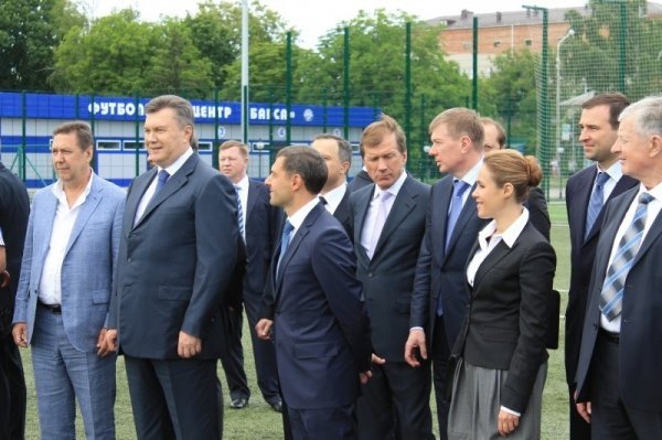 Як Янукович у футбол грав. ФОТО. ВІДЕО