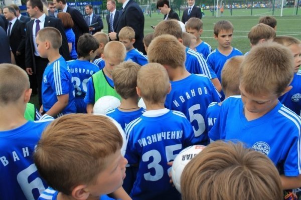 Як Янукович у футбол грав. ФОТО. ВІДЕО