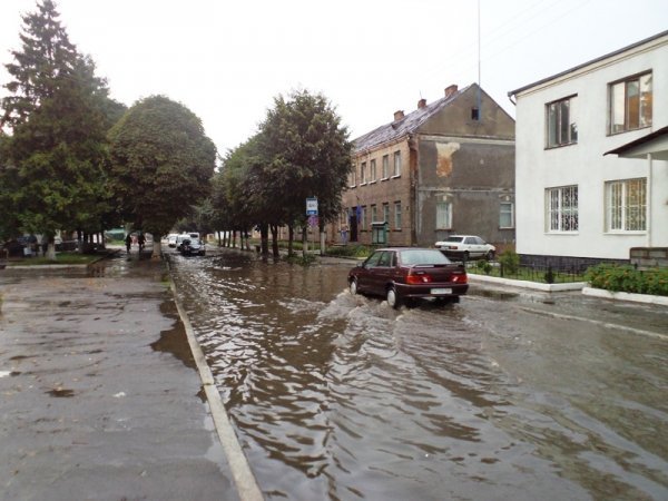 Як затоплювало райцентр на Волині. ФОТО. ВІДЕО