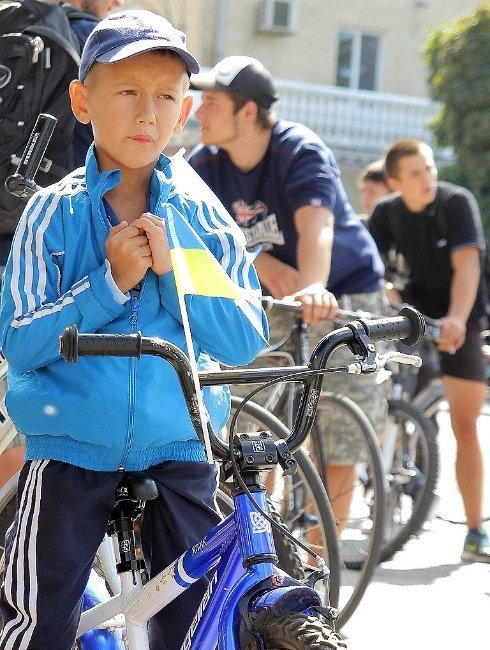 Масовий велопробіг до Дня Незалежності в Луцьку. ФОТО