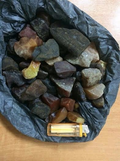 На Волині блокували спробу контрабанди бурштину. ФОТО