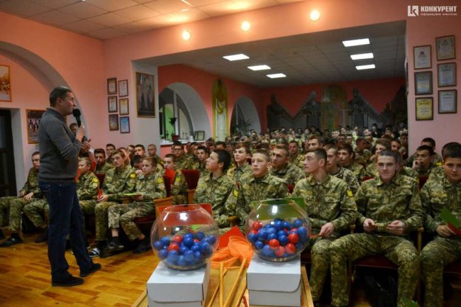 Наркотик - вбивця: у військовому ліцеї розмовляли про небезпеку залежностей. ФОТО