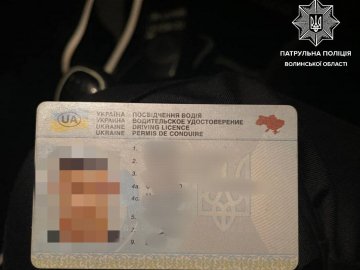 У Луцьку в 30-річного керманича виявили фейкове водійське посвідчення: купив в інтернеті 