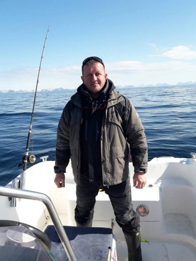 Голова сільради на Волині показав вражаючий улов з норвезького озера. ФОТО