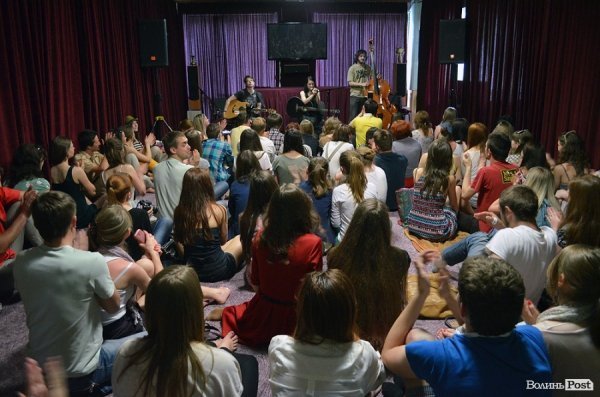 Білоруси і лучани заспівали разом. ФОТО