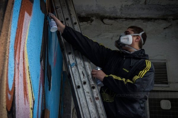 У самому центрі Луцька намалювали кота-пірата. ФОТО