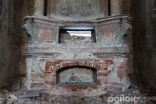 А тут був чийсь обідній стіл