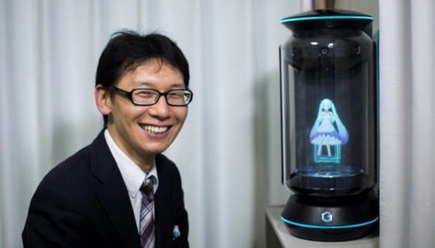 Японець одружився з голограмою. ФОТО