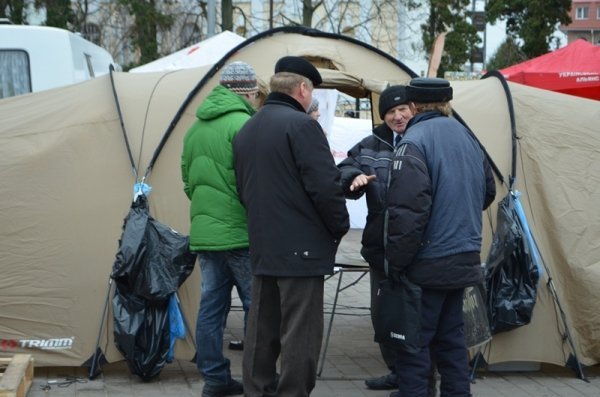 Луцький Євромайдан: люди виходять на віче