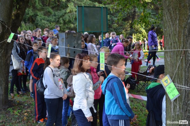 Без призів, але з грамотами: 250 дітей змагалися в луцькому парку. ФОТО