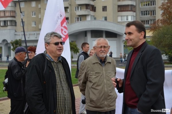 Янукович в Луцьку: опозиція мітингує. ФОТО