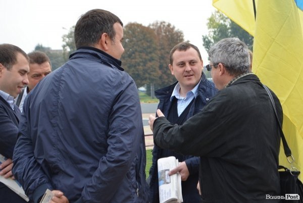 Янукович в Луцьку: опозиція мітингує. ФОТО