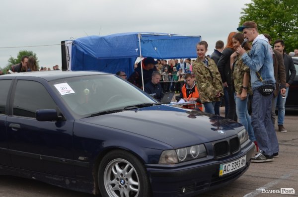 Під Луцьком визначили переможця з дрег-рейсінгу. ФОТО