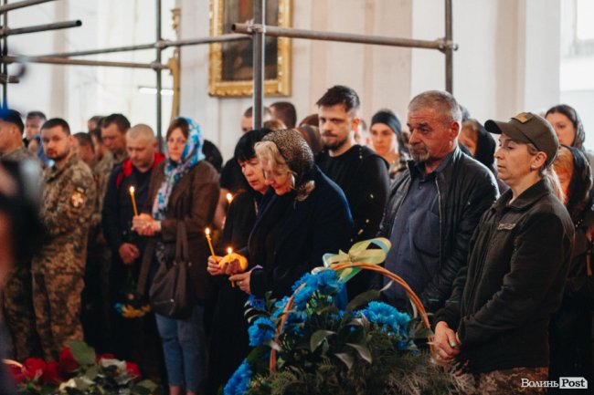 «Він нагадував атланта»: у Луцькому районі попрощалися з Героєм Тарасом Михном 