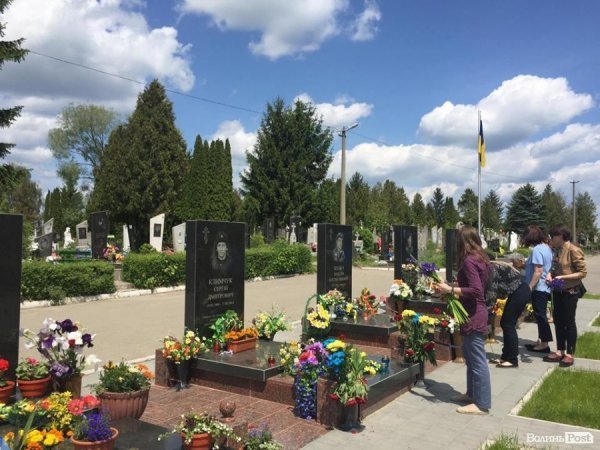 У Луцьку вшанували пам'ять лучан-військовослужбовців, які загинули під Волновахою. ФОТО