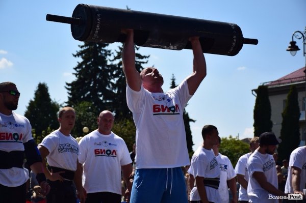 22 богатирі вражали лучан надзвичайною силою та міццю. ФОТО