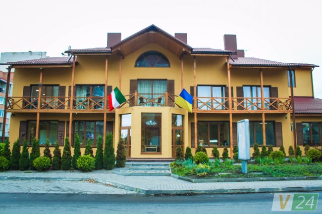 У Луцьку відновив роботу ресторан, який підпалили 3 місяці тому