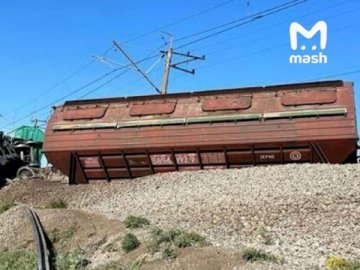 У Криму − вибух на залізниці: зійшли кілька вагонів