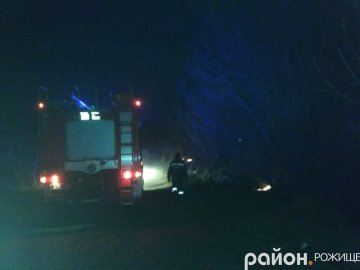 У місті на Волині  біля заправки горіло поле. ФОТО