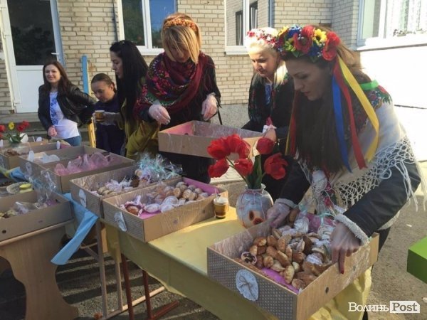 У Луцькому дитячому садочку №7 стартувала естафета «Долонька-милосердя». ФОТО