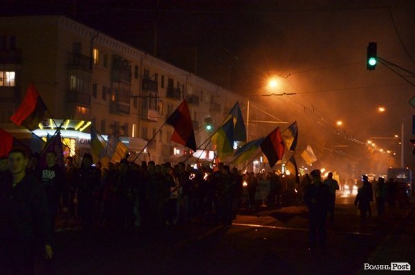 У Луцьку відбулася смолоскипна хода на честь річниці УПА. ФОТО. ВІДЕО