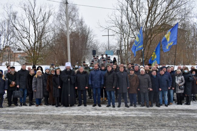 Лучани вшанували пам’ять Героїв Крут. ФОТО