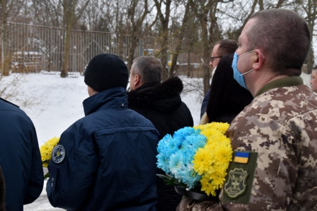 Лучани вшанували пам’ять Героїв Крут. ФОТО