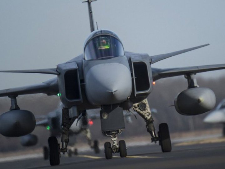 Україна очікує на 250 бойових літаків від партнерів