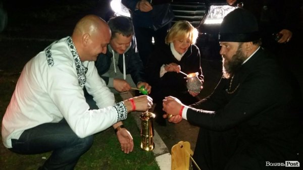 Луцьк - з Благодатним вогнем. ФОТО