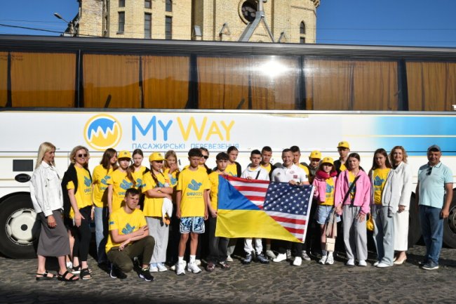Діти загиблих Героїв та зниклих безвісти з Луцької громади вирушили на відпочинок до США