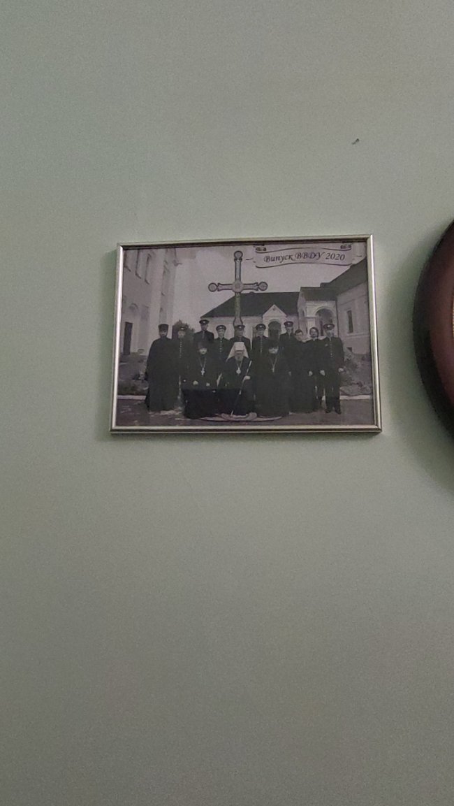 Двоголовий орел та георгіївські стрічки: в Успенському соборі у Володимирі знайшли російські символи