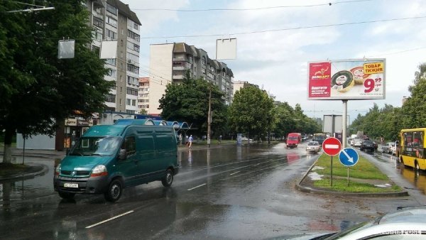 Наслідки шквальної зливи у Луцьку. ФОТО. ВІДЕО