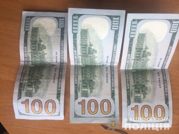 Волинянин, підозрюваний у шахрайстві, за 300 доларів хотів відкупитися від поліцейського