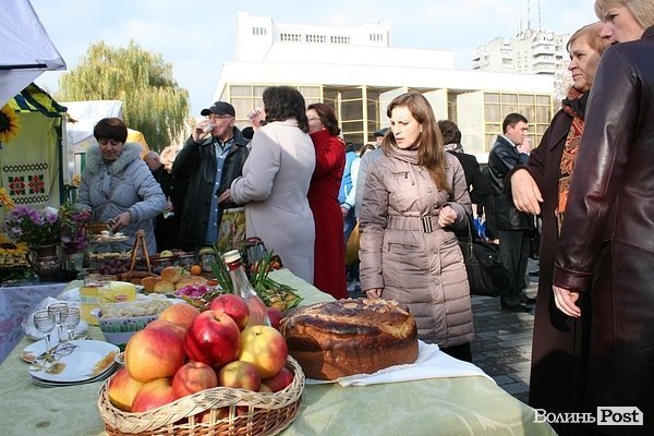 У центрі Луцька – ярмарок. ФОТО
