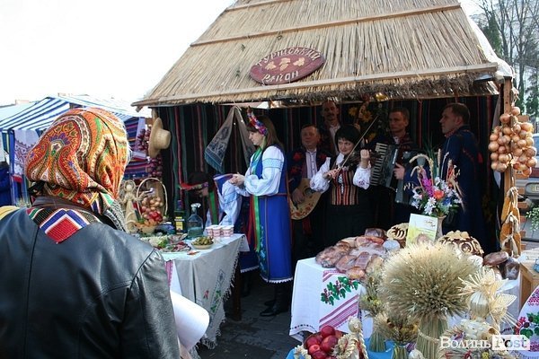 У центрі Луцька – ярмарок. ФОТО