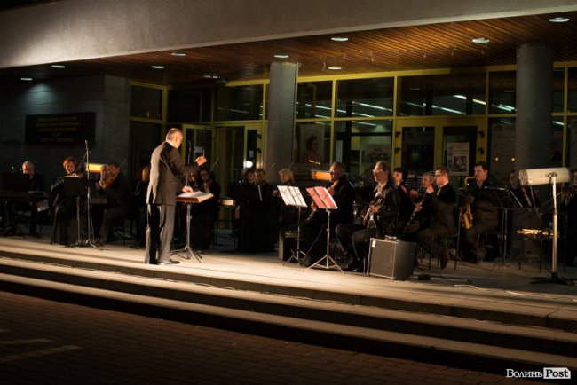«Перша хвилина миру»: лучани вшанували полеглих воїнів. ФОТО