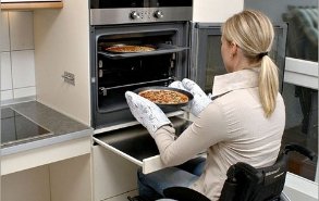 Жако радить меблі для людей з обмеженими можливостями. ФОТО*