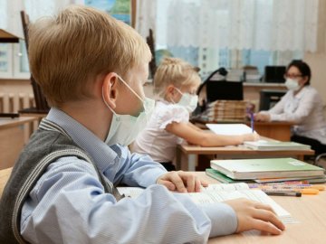 Як працюватимуть школи у Луцьку після впровадження «червоної» зони