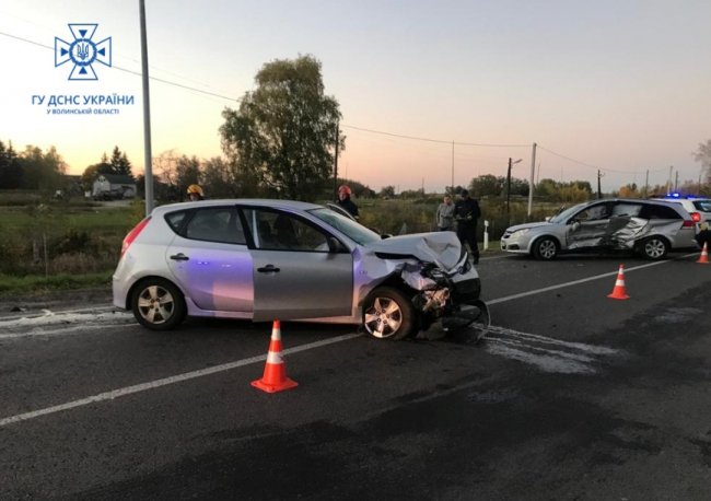 У Луцьку зіткнулись два автомобілі: на місце ДТП виїжджали рятувальники. ФОТО